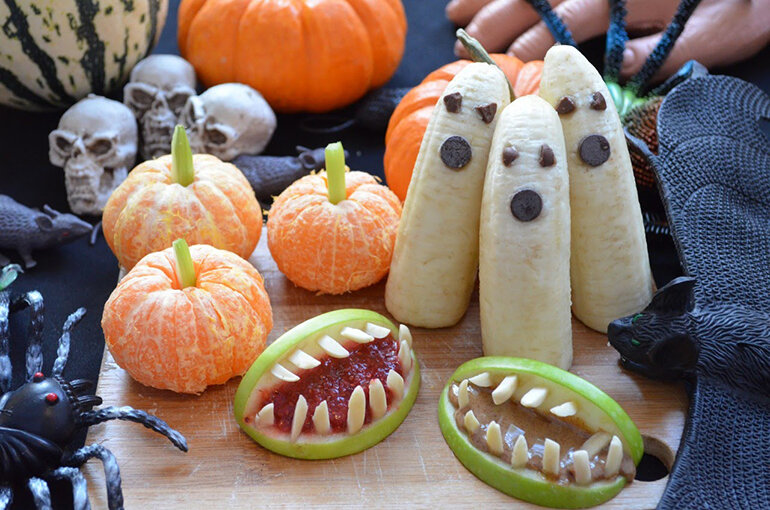 Bạn có thể tìm được nhiều vật trang trí Halloween thú vị tại Xì Trum Shop (Nguồn: 2.bp.blogspot.com)
