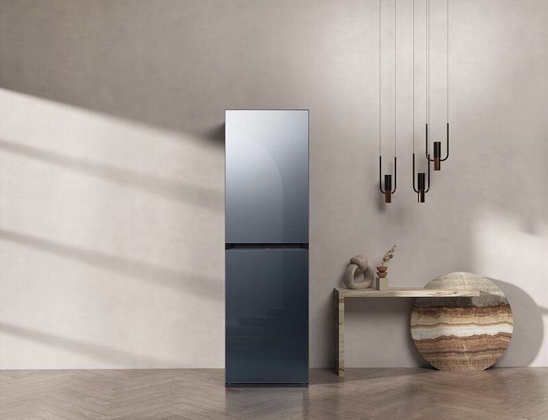 So sánh tủ chăm sóc quần áo Samsung DF24CB9900CRSV (2025) và DF10A9500CG/SV (2022)