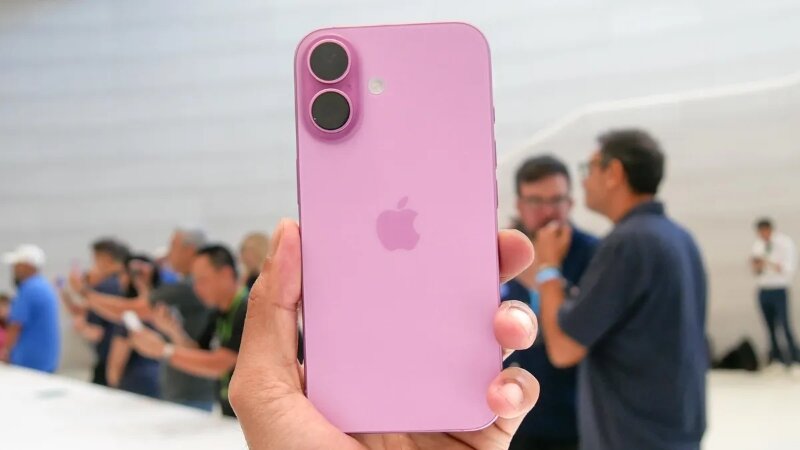 Trên tay iPhone 16 Plus màu hồng Pink đẹp xao xuyến, dự kiến 