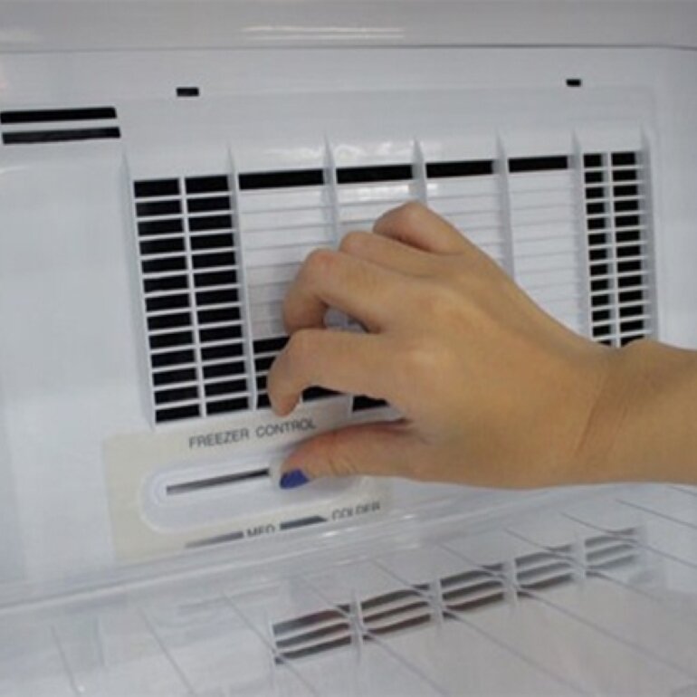 Quạt tủ lạnh Panasonic sử dụng lâu ngày khó tránh khỏi tình trạng không chạy hoặc bị hỏng