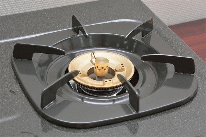 Bếp gas Rinnai RV-770G sử dụng đầu đốt bếp làm bằng đồng thau Bếp gas Rinnai RV-770G sử dụng đầu đốt bếp làm bằng đồng thau