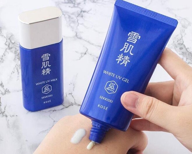 Sữa chống nắng Kosé Sekkisei White UV Milk SPF50+/PA++++ có kết cấu dịu nhẹ