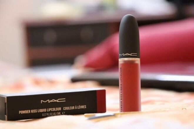 Son kem Mac bảng màu có gì? Mac Powder Kiss MAC Smash