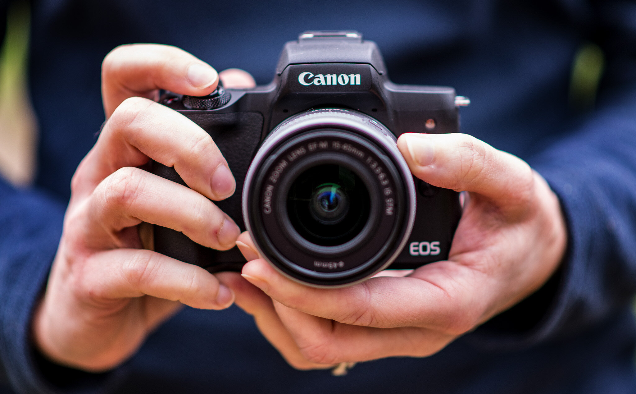 Canon 80D nổi trội hơn 70D về cơ cấu gương lật mới - so sánh Canon 70D và 80D