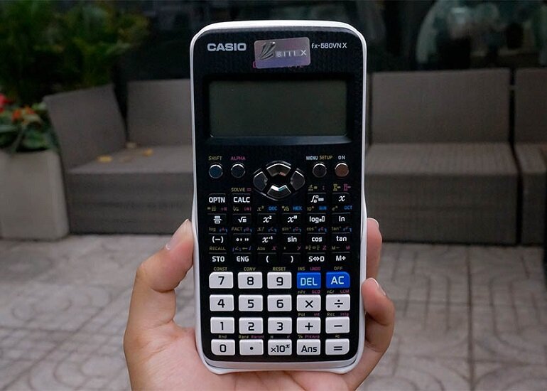 Máy tính Casio 580VN X là giải pháp hoàn hảo cho việc học toán học. Thiết kế nhỏ gọn và tính năng vượt trội giúp bạn giải quyết các bài toán phức tạp một cách dễ dàng. Chỉ cần một chút kiên nhẫn và sự tập trung, bạn sẽ trở thành một bậc thầy toán học với Casio 580VN X.