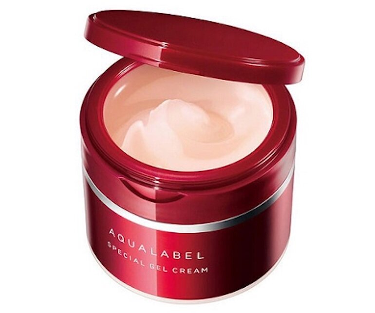 Aqualabel cream helps prevent skin aging.