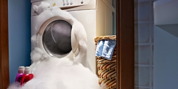 Bột giặt thường có thể làm máy giặt bị trào bọt