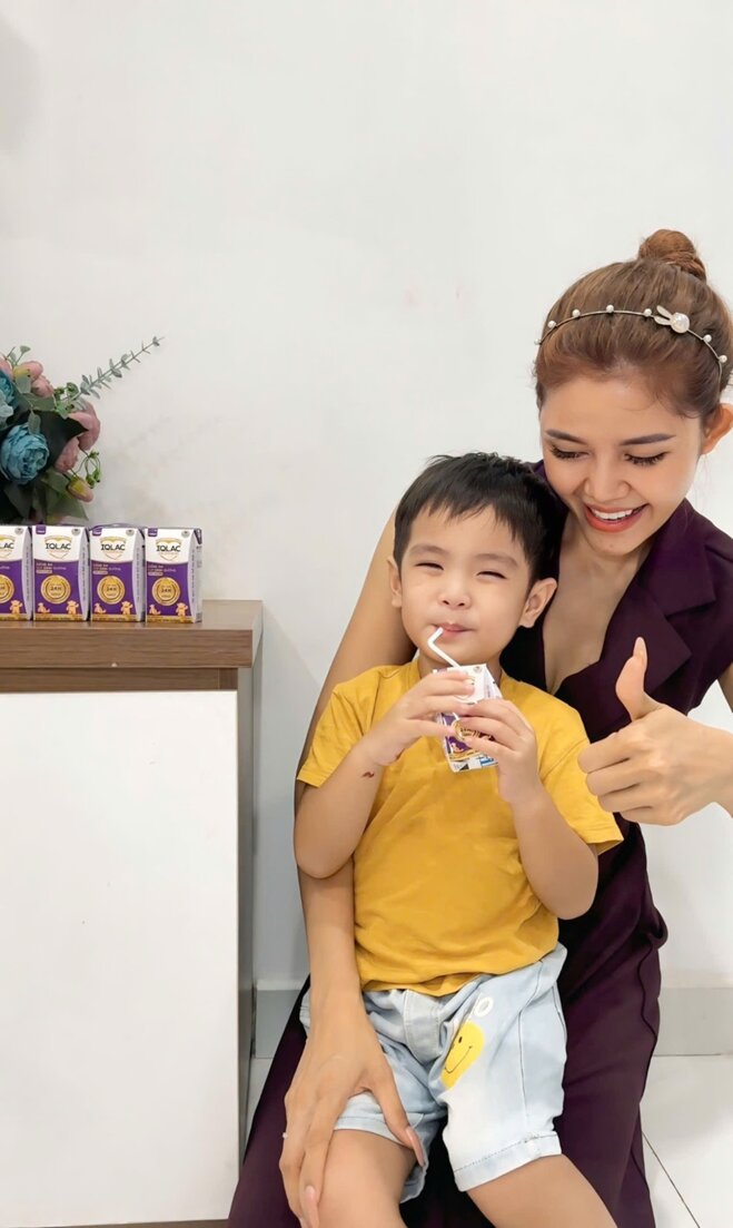 Review sữa bột pha sẵn IQLac Colostrum cho trẻ biếng ăn, suy dinh dưỡng