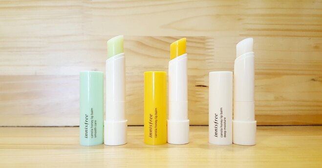 Son dưỡng trị thâm môi Innisfree Canola Honey Lip Balm có tốt không? Có mấy màu? Giá bao nhiêu?