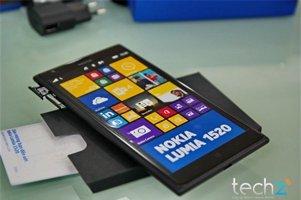Mở hộp Lumia 1520 chính hãng tại Việt Nam: Trên cả tuyệt vời-image-1385719089470