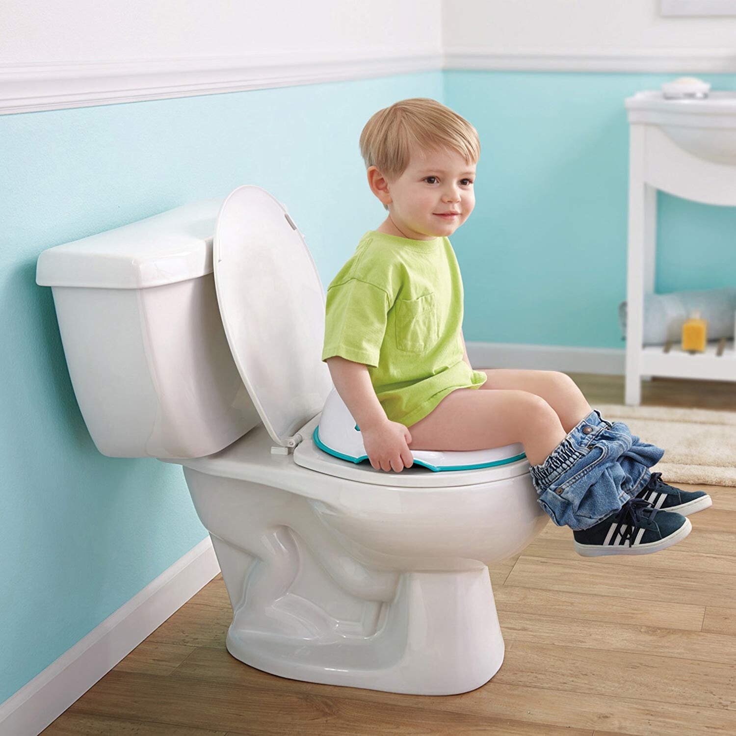 Trên thị trường có khá nhiều mẫu bô vệ sinh phù hợp với bé