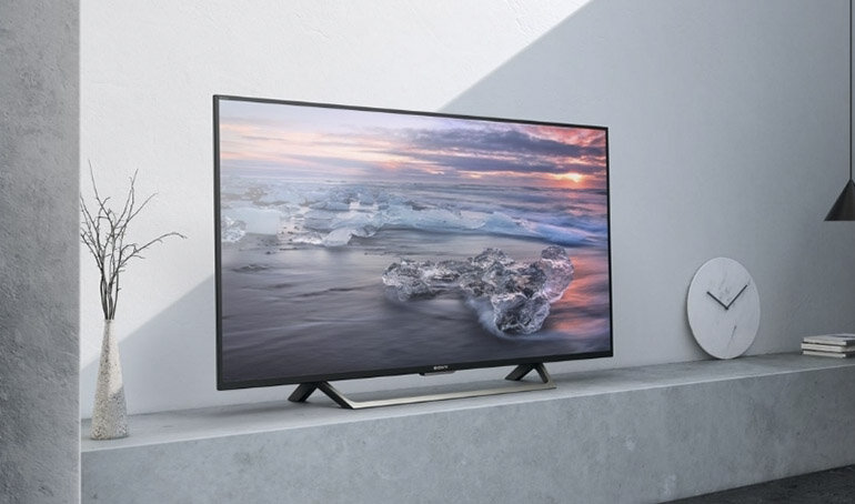 Tầm giá 10 triệu đồng nên chọn mua smart tivi nào cho thiết kế màn hình mỏng hiện đại