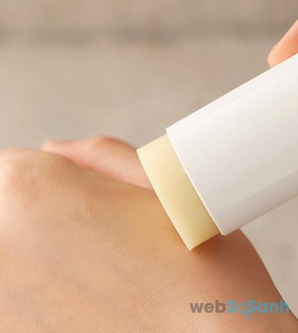 kem chống nắng cho da dầu dạng thỏi Innisfree kem chống nắng cho da dầu dạng thỏi Innisfree