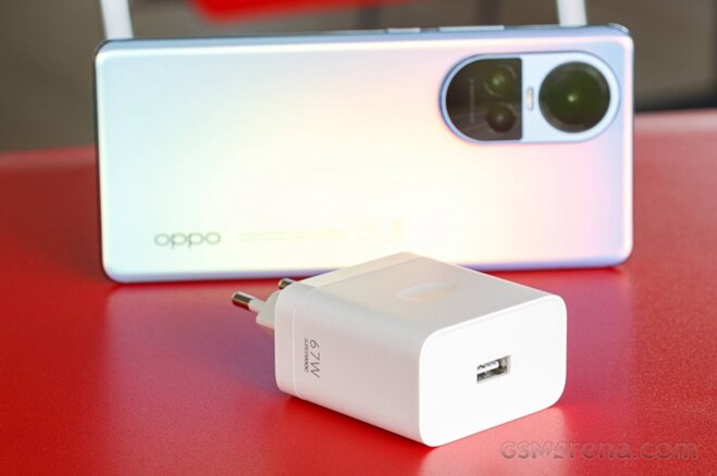 OPPO Reno10 5G giảm giá còn hơn 5 triệu đồng, khó có lựa chọn nào hoàn hảo hơn