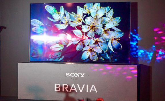 TV Sony A9G có thể nhận diện thông minh và phân tích các vật thể trong bức ảnh để tăng chi tiết và tương phản, giúp tái hiện lại hình ảnh mà nhà sản xuất mong muốn truyền tải đến người xem