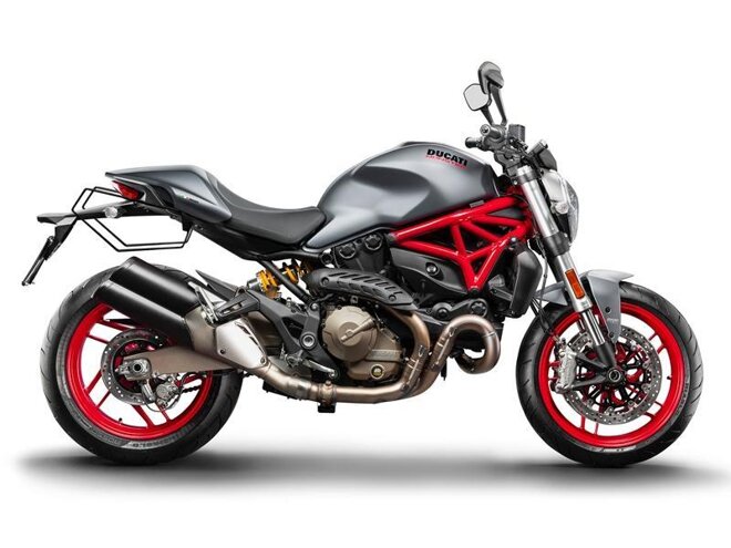 Ducati Monster 821 sắc vàng tươi nổi bật