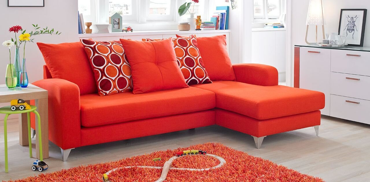 Sofa vải nỉ màu đỏ hợp gia chủ mạng Hỏa