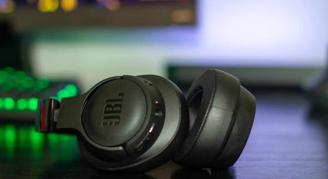 JBL Tune 760NC