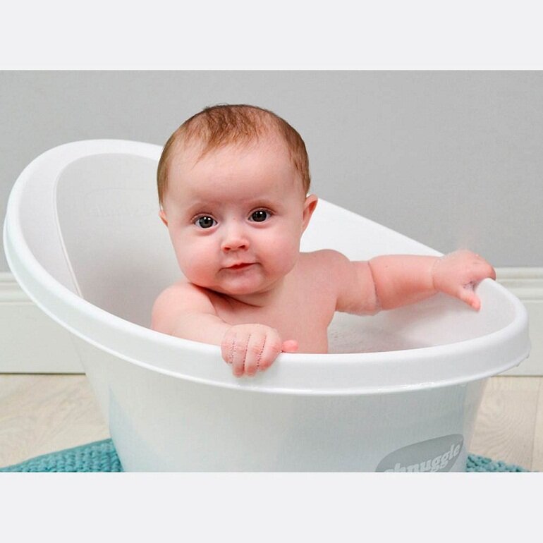 Tại sao mẹ nên mua chậu tắm cho bé? | websosanh.vn