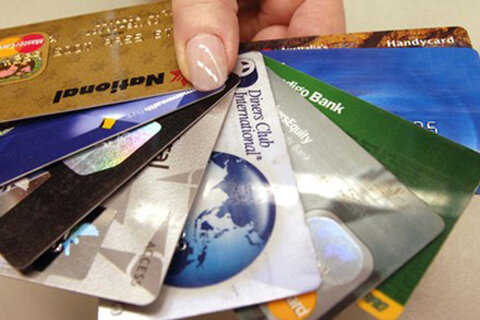 Không mang theo thẻ tín dụng khi đi mua sắm