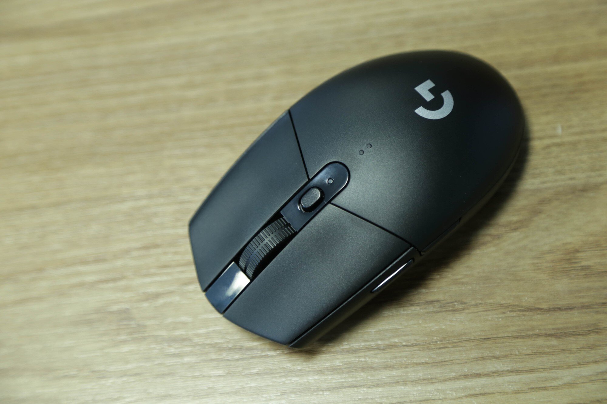 Chuột gaming không dây Logitech G304