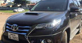 SUV cỡ trung Toyota Fortuner 2016 bị bắt gặp trên đất Việt Nam