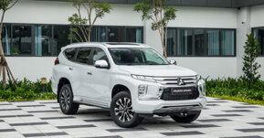 So sánh Mitsubishi Pajero Sport 4x4 AT 2020 và Toyota Fortuner 2.8 4x4 AT 2020 tại Việt Nam