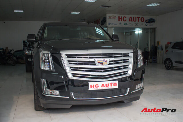 Cadillac Escalade ESV Platinum đi 8.000km bán lại được bao nhiêu? - Ảnh 1.