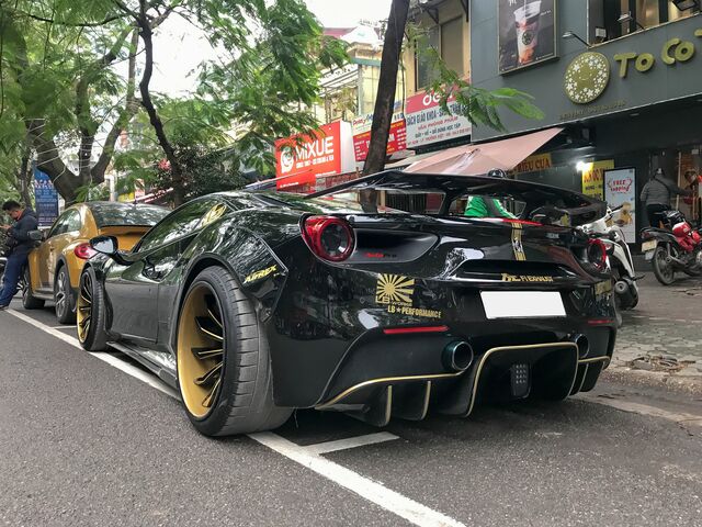 Ferrari 488 GTB độ Liberty Walk độc nhất Việt Nam tái xuất tại Hà Nội nhưng ai nấy cũng chú ý tới chi tiết đặc biệt ở bánh xe - Ảnh 5.