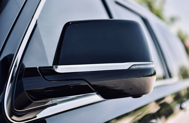 Cadillac Escalade ESV Platinum 30.000 km rao bán với giá hơn 6 tỷ đồng - Ảnh 4.