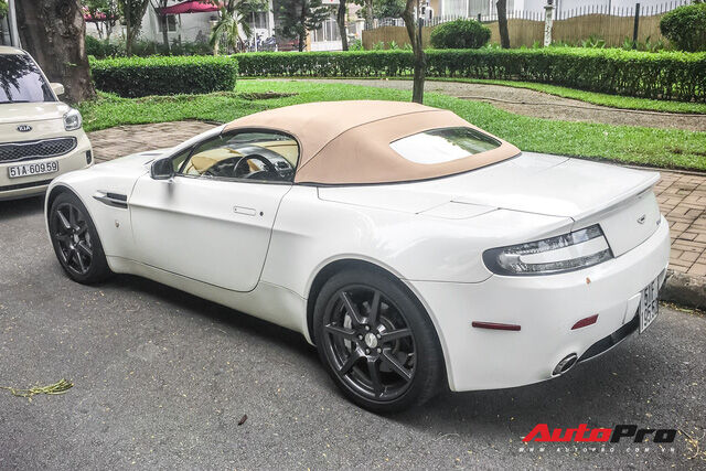 Hàng hiếm Aston Martin Vantage Roadster đầu tiên tại Việt Nam vẫn lộng lẫy trên phố Sài Gòn - Ảnh 11.