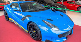 Ferrari F12 TdF đầu tiên trên Thế giới có màu xanh Azzurro Dino