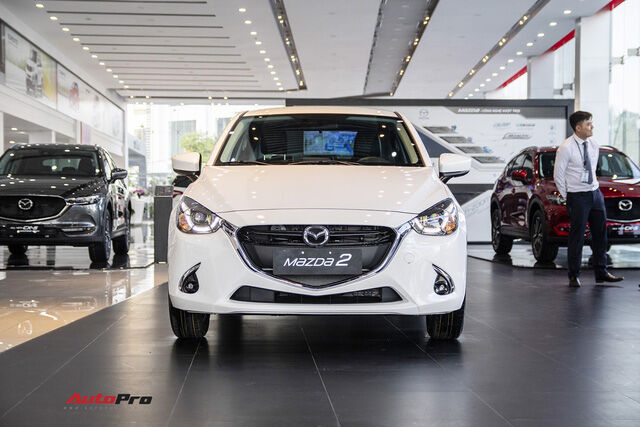 Mazda2 âm thầm tăng giá sau khi Toyota Vios hạ giá mạnh - Ảnh 2.