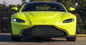 Bộ đôi siêu phẩm Aston Martin V8 Vantage đời mới cập bến Việt Nam