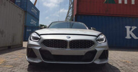 BMW Z4 2021 đầu tiên cập bến Việt Nam với trang bị mà xe chính hãng phải "thèm muốn"