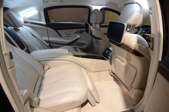  Mercedes-Maybach S600 Guard hiện đã được bày bán tại thị trường Đức với giá 470.000 Euro, tương đương 11,6 tỷ Đồng. 