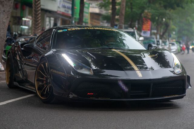 Ferrari 488 GTB độ Liberty Walk độc nhất Việt Nam tái xuất tại Hà Nội nhưng ai nấy cũng chú ý tới chi tiết đặc biệt ở bánh xe - Ảnh 8.