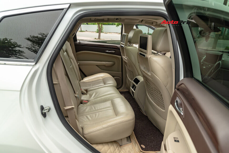 Ngang giá Mazda CX-5, Cadillac 9 năm tuổi gây bất ngờ với loạt trang bị chiều nhà giàu Việt - Ảnh 9.