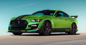 Ford Mustang 2020 khoác áo Grabber Lime nhân Ngày thánh Patriciô