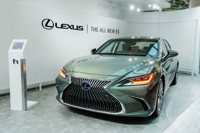 Lexus ES 2020 - Cuộc tất tay của người Nhật để hút khách Việt cuối năm - Ảnh 1.
