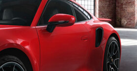 "Soi" chi tiết Porsche 911 Turbo S 2021 đầu tiên với tông đỏ cực độc