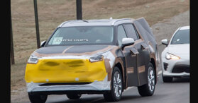 Toyota Highlander 2020 chạy thử nghiệm với ngụy trang kì lạ