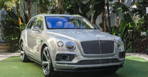 Những chiếc SUV siêu sang Bentley Bentayga đầu tiên đến tay chủ