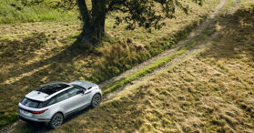 Range Rover Velar 2021 duy trì vẻ đẹp sẵn có và thêm nhiều trang bị, biến thể, chốt giá từ 1,36 tỷ VNĐ