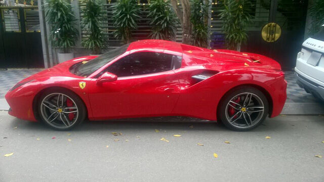 Ferrari 488 Spider đầu tiên tại Việt Nam được cho ra biển số - Ảnh 1.