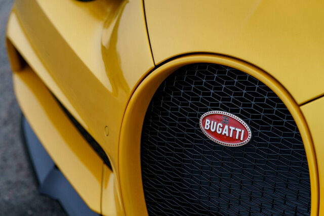 Siêu xe Bugatti Chiron đến Mỹ với giá 3 triệu USD và cản va sau không giống ai - Ảnh 1.