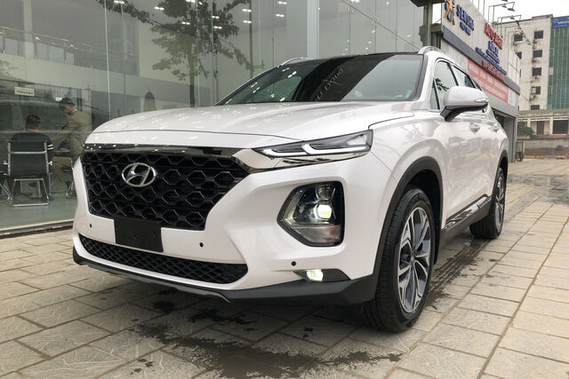 Ford Everest và Hyundai Santa Fe - Hai thế lực mới đe dọa ngôi vua doanh số của Toyota Fortuner tại Việt Nam - Ảnh 2.