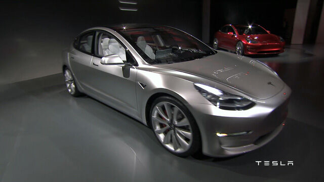  Đặc biệt, theo ông Musk, màn ra mắt tại California mới chỉ là phần 1 của Tesla Model 3. Hiện chưa rõ hãng Tesla sẽ giới thiệu cái gì trong phần 2. 