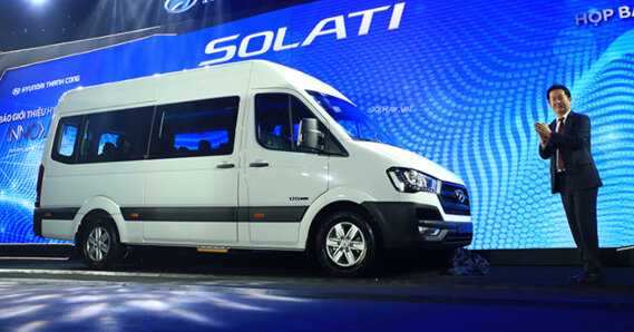Huyndai Solati vượt trội hơn nhưng "khó tiếp cận" khách hàng hơn Ford Transit