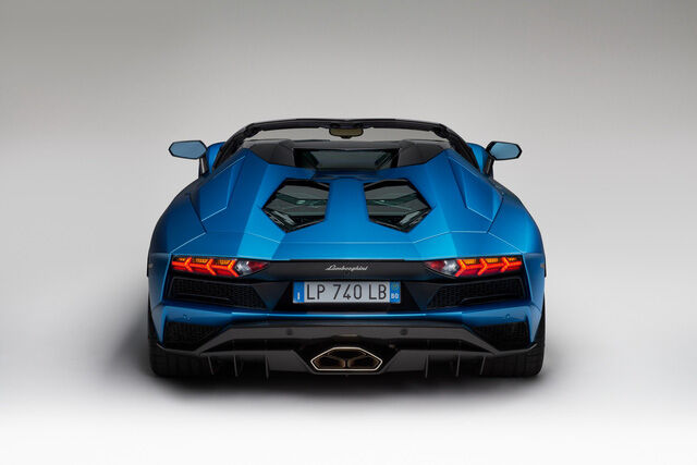 Lamborghini Aventador S LP740-4 mui trần chính thức trình làng, giá từ 10,4 tỷ Đồng - Ảnh 6.
